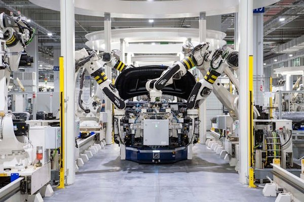 La Transformation des Chaînes de Production Automobile